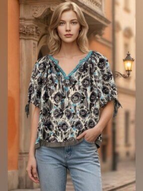 Karen Kane SZ XS 100% Silk Short Puff Sleeve V-Neck Embellished Gypsy Blouse